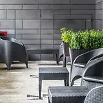 Empire Hotel 3*